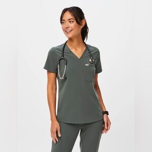 Figs Catarina scrub top in bonsai size XXS